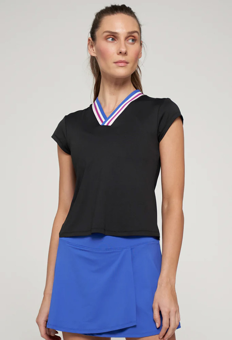 TriumphTopBlackトルソーコーディネート写真