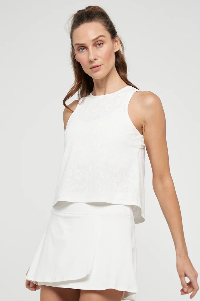 VentTankWhiteトルソーコーディネート写真