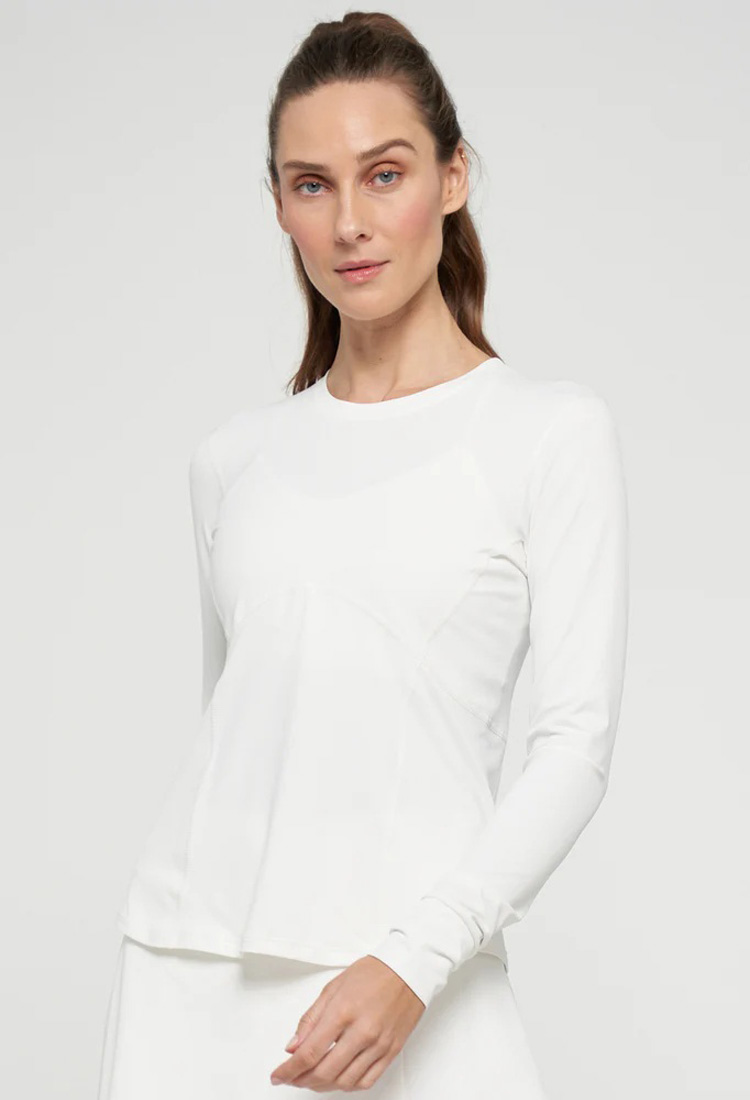 TiebreakSkortWhiteトルソーコーディネート写真